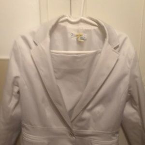 Women’s white suit. 7th Avenue from New York & Co